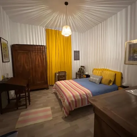 Sur La Falaise De Pontaillac 3*